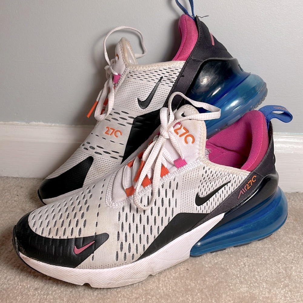 NIKE WOMENS AIR MAX 270s